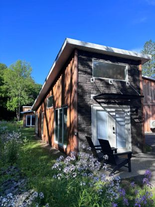 Picture of steamboat tiny cabin 2